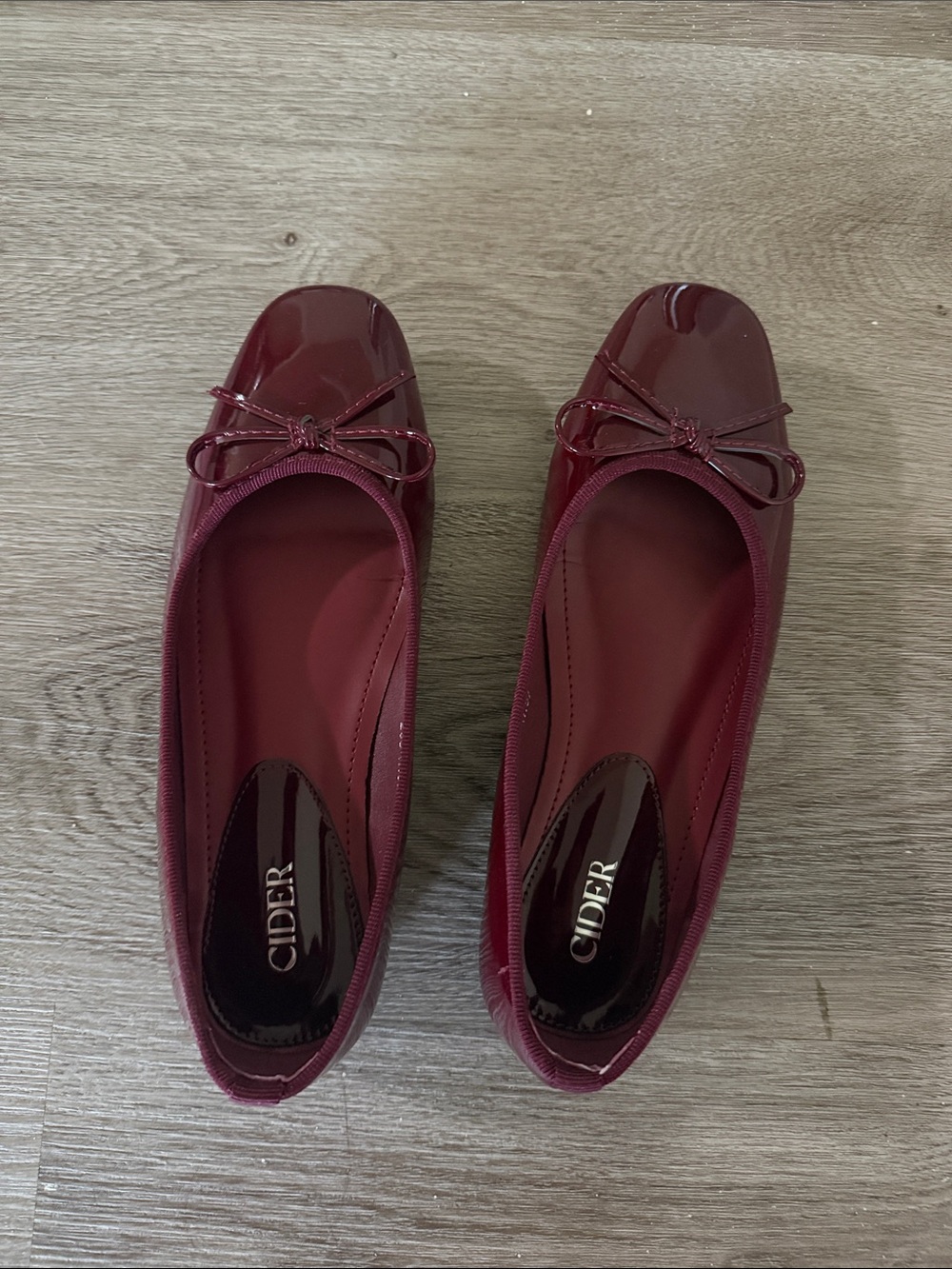 Cider Women's Burgundy Patent Bow Ballet Flats